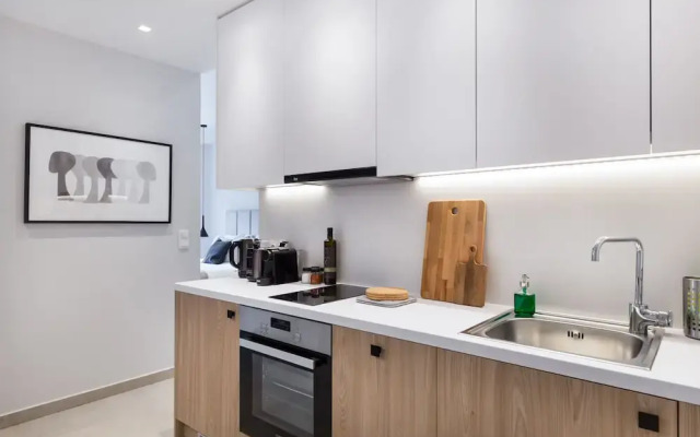 UPSTREET Luxury Apartments in Plaka