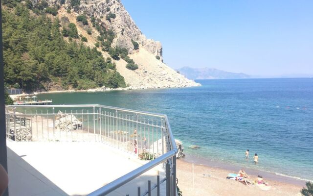 Pine Beach Boutique Hotel