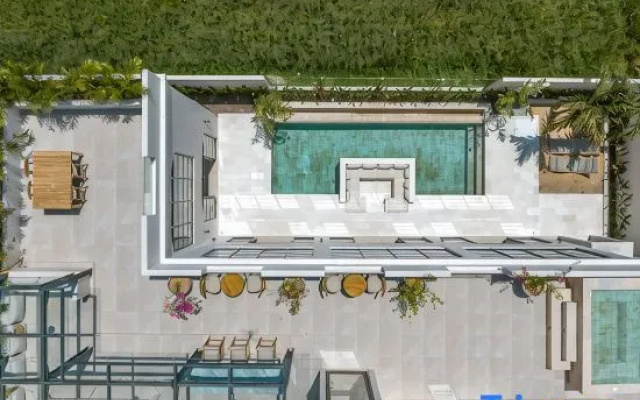 Le Mansion Villa: 4 BR brand new villa in Seseh  - A Luxury Private Villa By Balinest Villas — 4-star hotel in Seseh