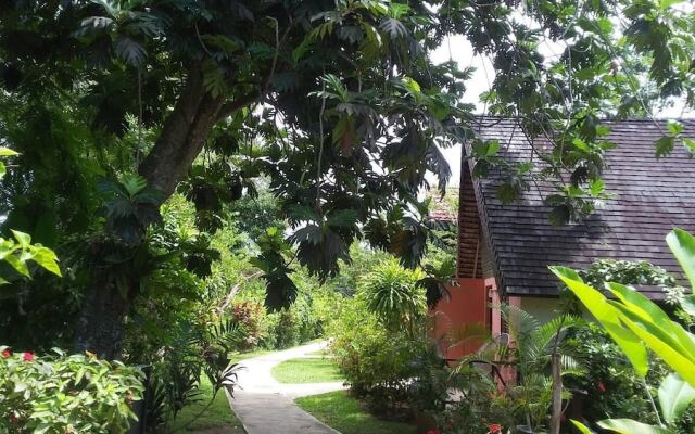 Secret Cabins at Firefly Beach