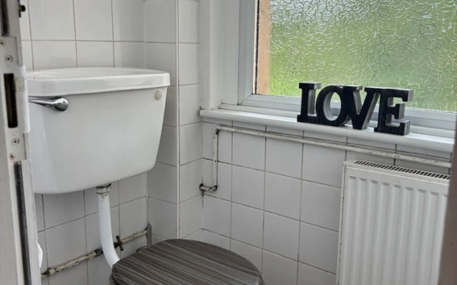 Modern 2-bed Victorian Apartment - Sleeps 6 & Pets