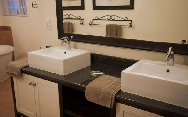 Melrose Place Boutique Hotel