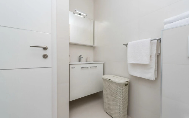 Apartments with Pool Villa Zora