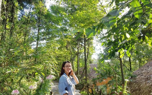 Sapa Jungle Pub  Homestay