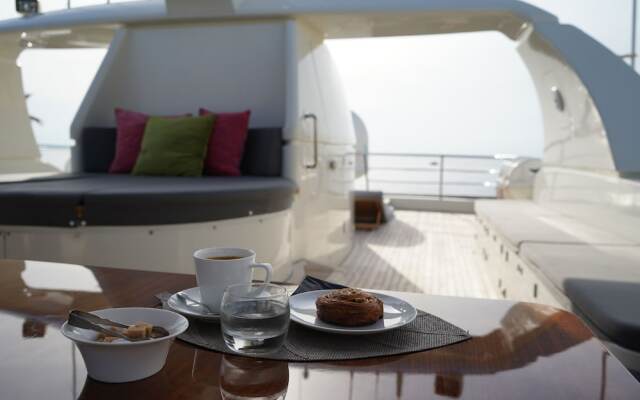 Mabruk lll Yacht
