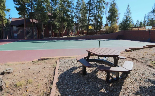 Quiet Cozy Fraser Getaway for 7!