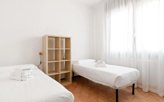 Santa Rita Roomy Apartment