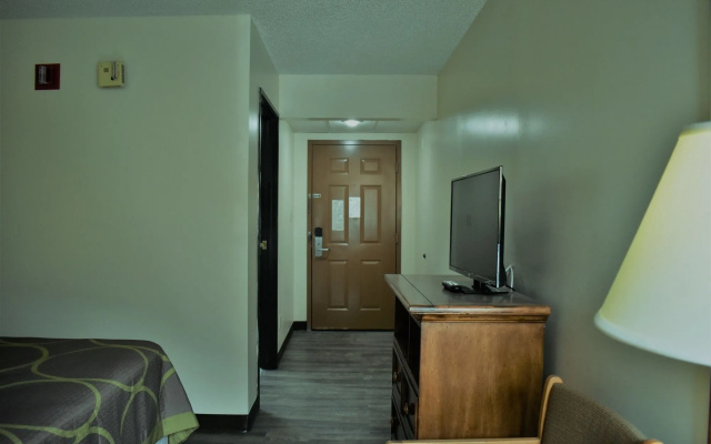 Super 8 By Wyndham Branson/Andy Williams Theater