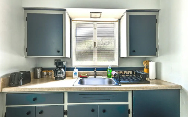 Outdoor Entertainment Area: Clearwater Condo!