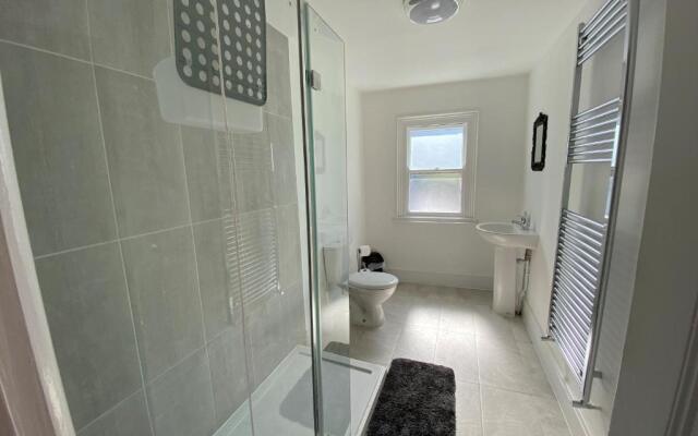 4 Bed Maisonette near the Travelodge colwyn bay