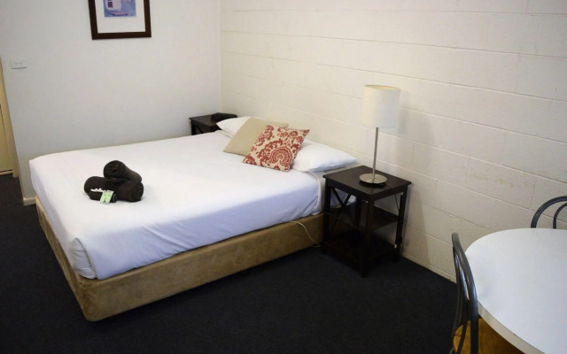 Rosebud Motel