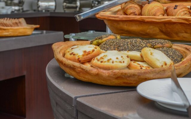 Golden Tulip Dammam Corniche Hotel