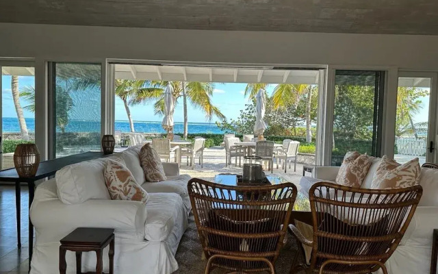 Shangri-La Serenity: Beach Villa With Views