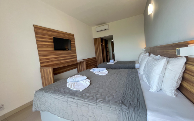 El Aram Imirá Beach Resort