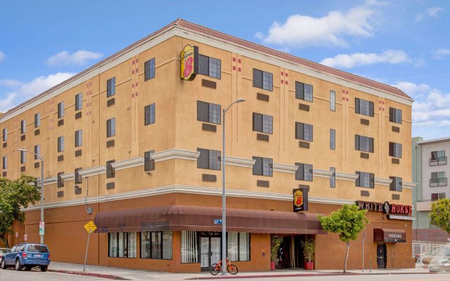 Super 8 by Wyndham Hollywood/LA Area