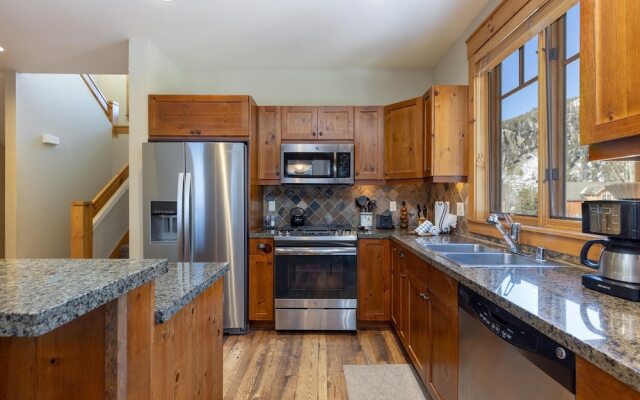 6533 Settlers Creek 3 Bedroom Townhouse by RedAwning