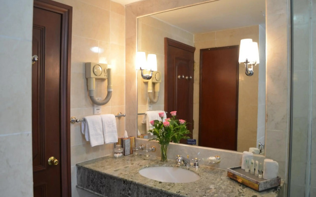 Hotel Cambodiana