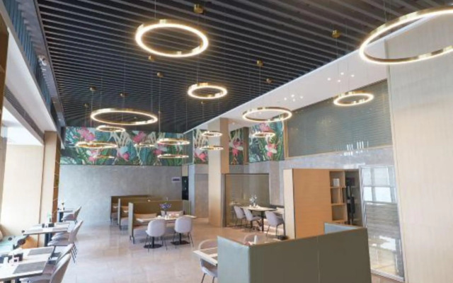 Mujiangnan Hotel (Changzhou Dinosaur Park Manhattan Plaza)