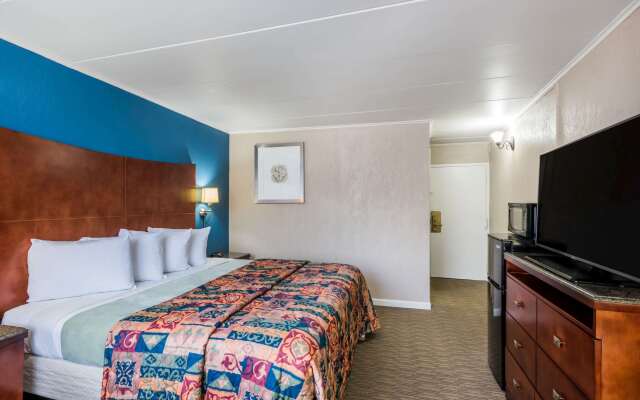 Travelodge by Wyndham Aberdeen