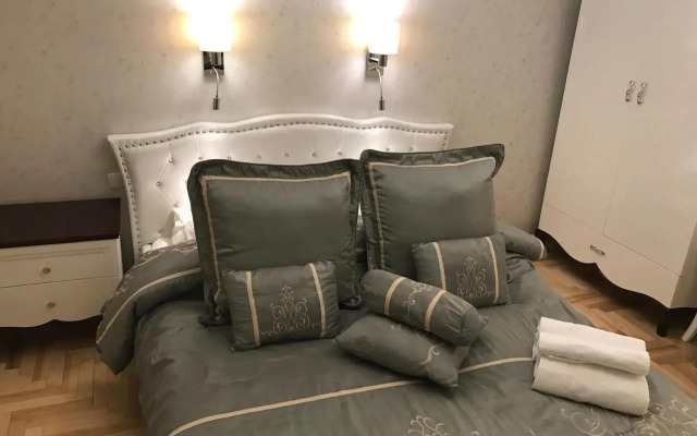 Apartament z prywatnym, krytym basenem