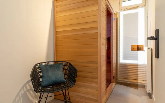 Luxury Apartment With Sauna by the sea