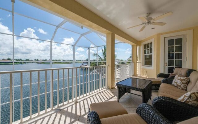 Waterfront Home With Pool, spa and 2nd Floor Balcony