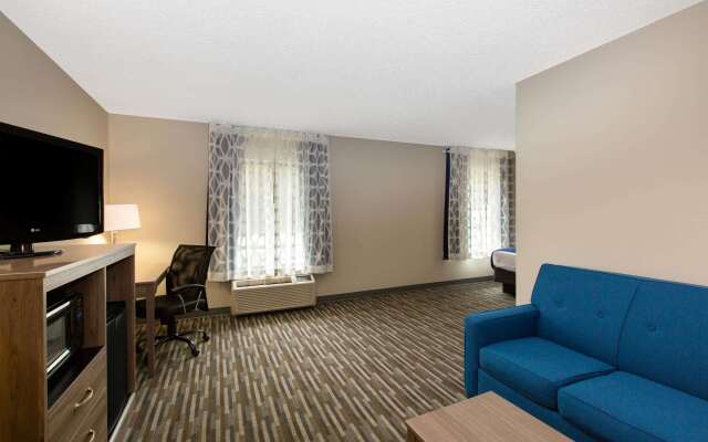 Days Inn & Suites by Wyndham Wisconsin Dells