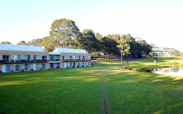 Lakeside Hotel and Conference Centre