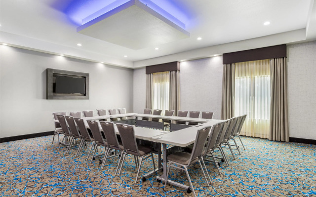 Best Western Plus Waller Hotel