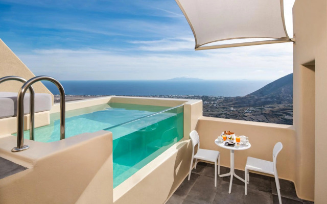 Skyfall Suites - Adults Only
