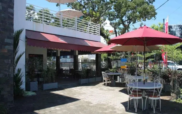 Hotel Kenari Pantai