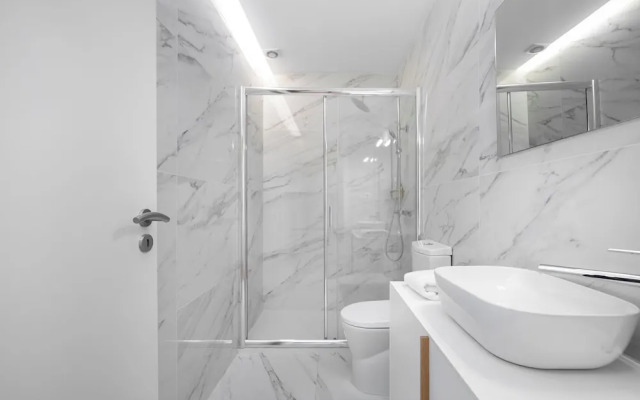 C314 Riverside View Premium Apartment w/ AC & Terrace