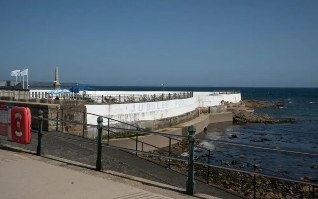 Flat2-cwh One Bedroom Apartment Central Penzance