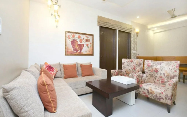 Royale Lake Suites