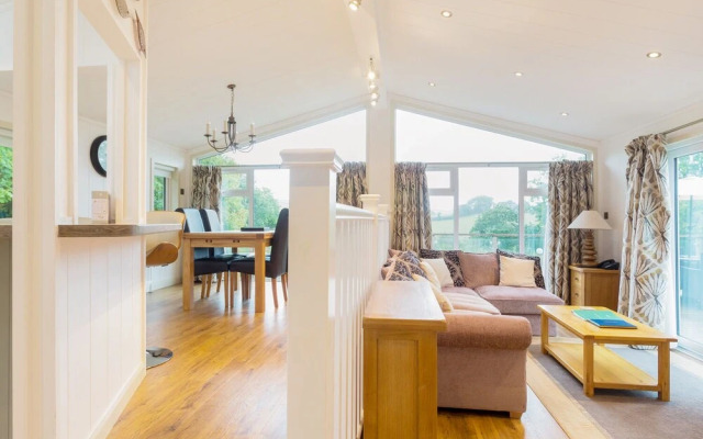 5 Tree Tops, Looe