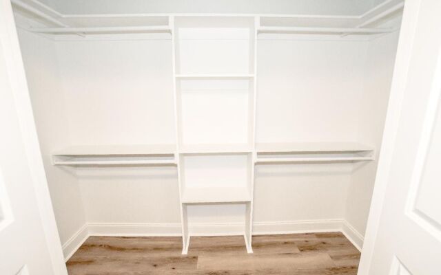 Exquisite Home Near Streetcar & French Quarter!