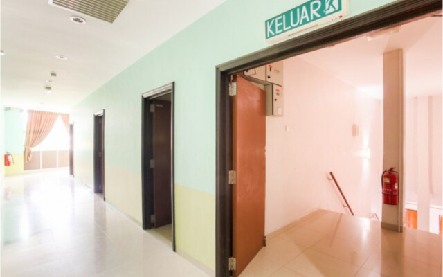 OYO 89539 Hotel Siswa