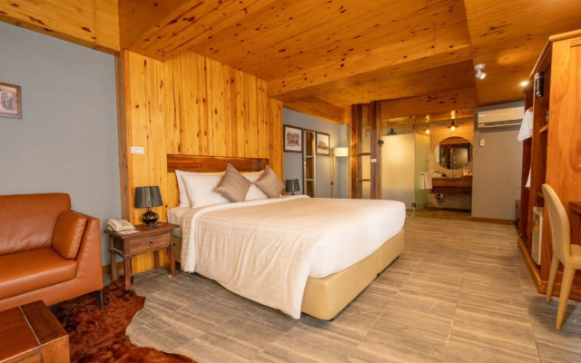 Sanae' Townhouse Chiang Mai