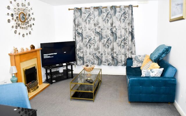 Lovely 2-bed Apartment in West Bromwich