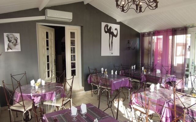 Hôtel- Restaurant-Bar L'Oasis