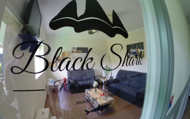 Black Shark Surfhouse