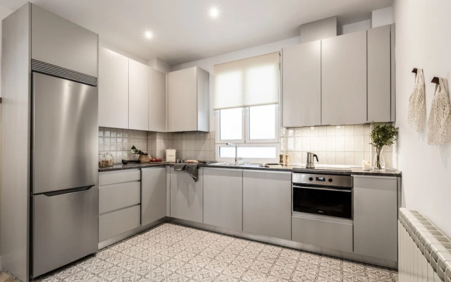 Garos - 2 Bedrooms in Malasa a