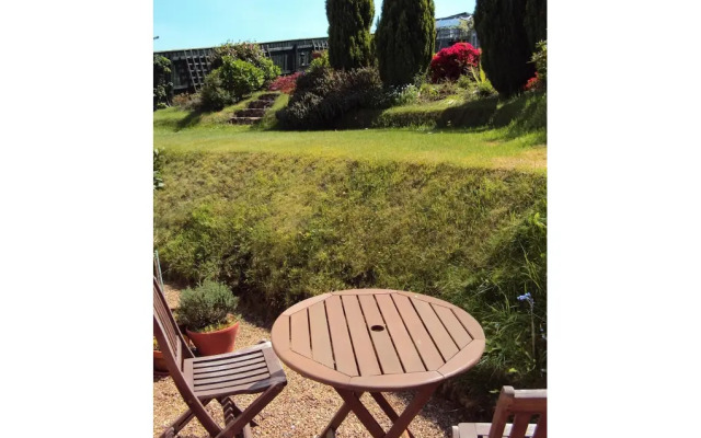 Coombe Bank Guest House