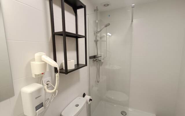 Apartamentos Pontepedriña by Bossh
