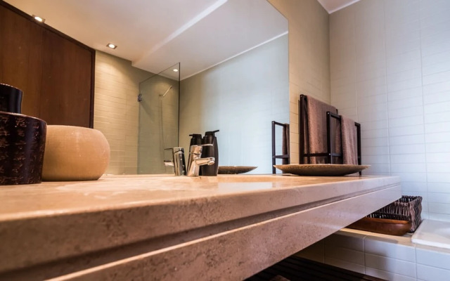 DAHome - Collector's Luxurious Apartment
