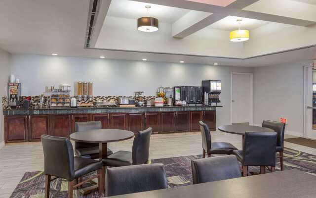 La Quinta Inn & Suites by Wyndham Visalia/Sequoia Gateway