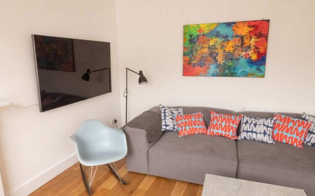 The Notting Hill Crib - Beckoning 2BDR Flat