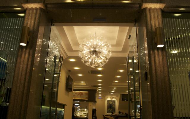 De Galleria Hotel