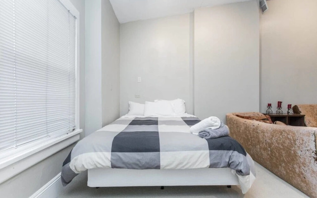 Safe Spacious Mansion Indowntown