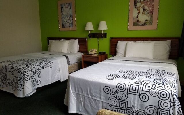 Cloud 9 Inn & Suites Lake George